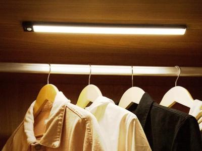 Беспроводной светильник с датчиком движения Yeelight Motion Sensor Closet Light A60 23.6d 4000K 180lm черный YLBGD-0046