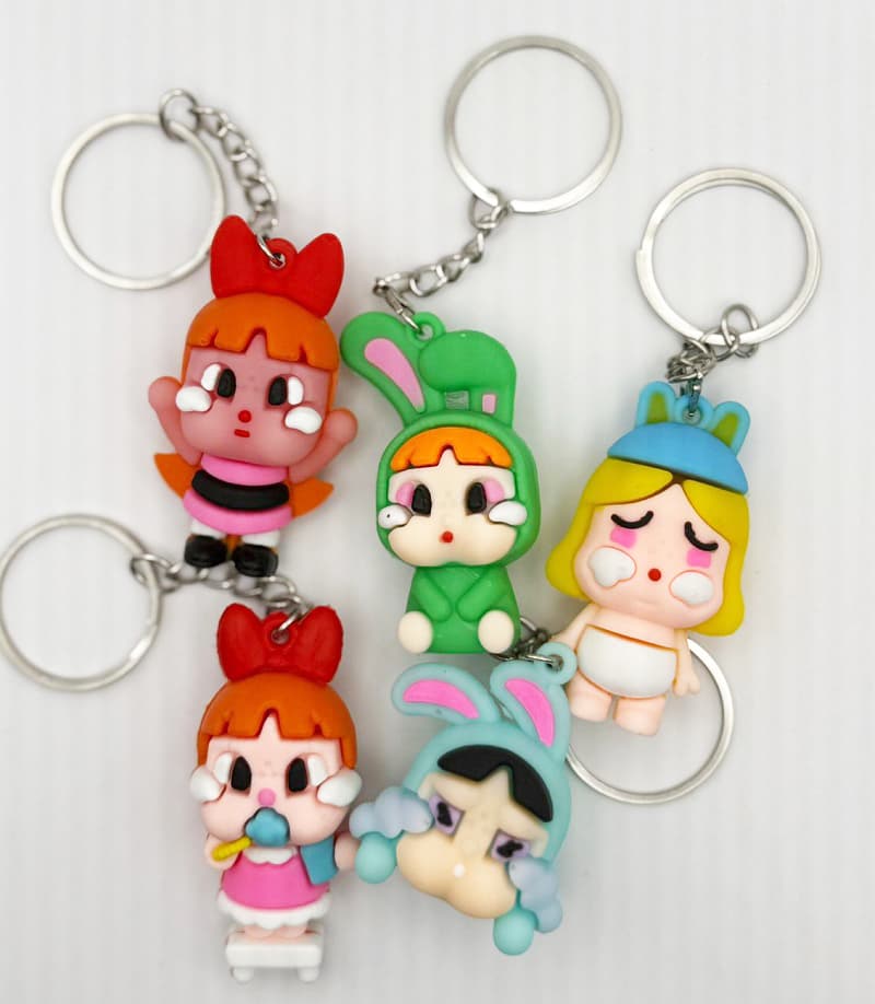 Брелок игрушка плачущая девочка