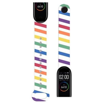 Ремешок для Mi Band 5/Mi Band 6/Mi Band 7 белый с разноцветными полосками